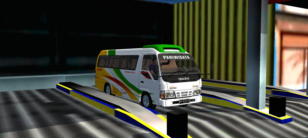 Isuzu NKR71 Elf Microbus